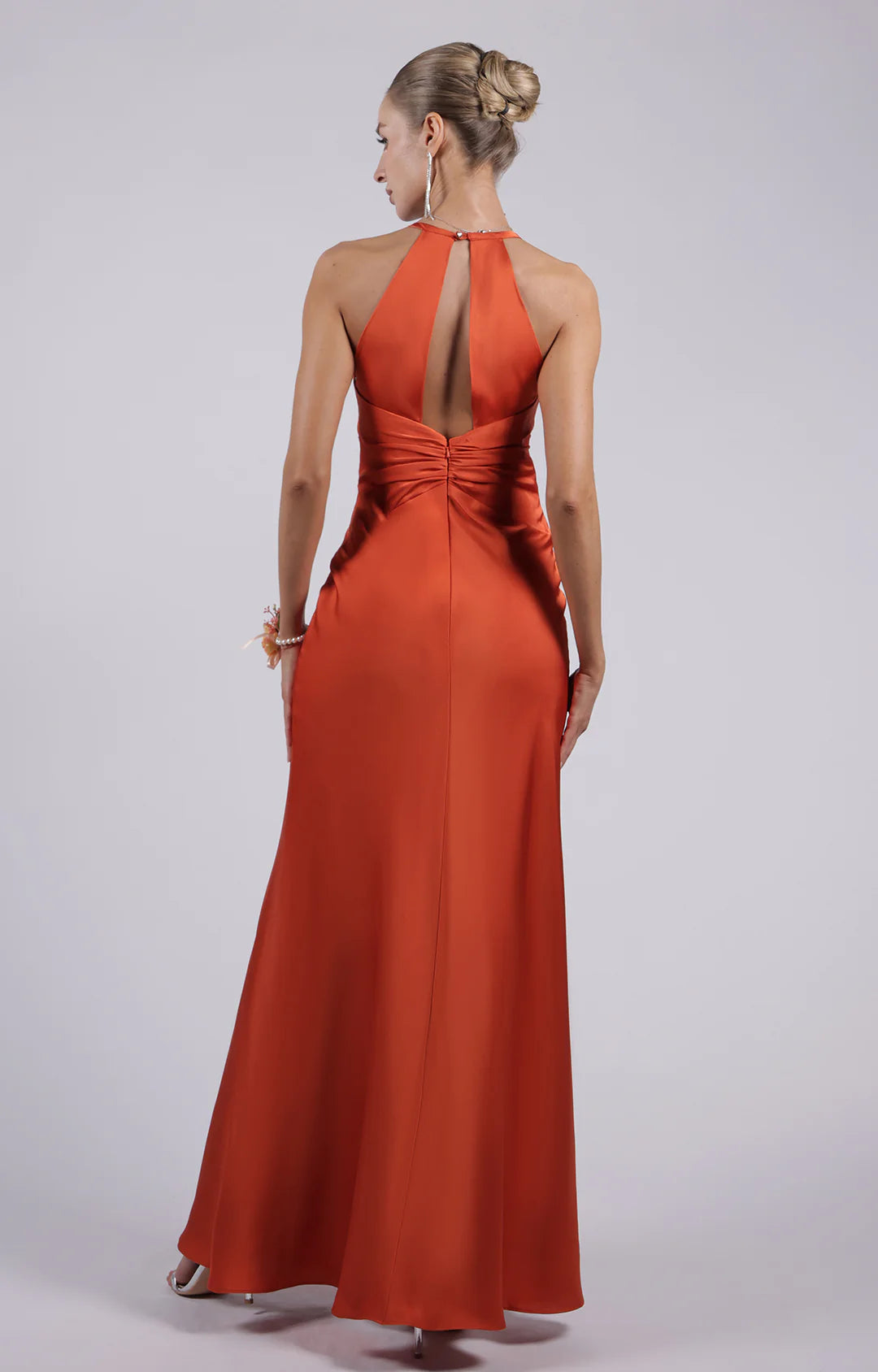 Glamorous Sheath Plunging V-neck Sleeveless Satin Floor-length Twist-front Evening Gown
