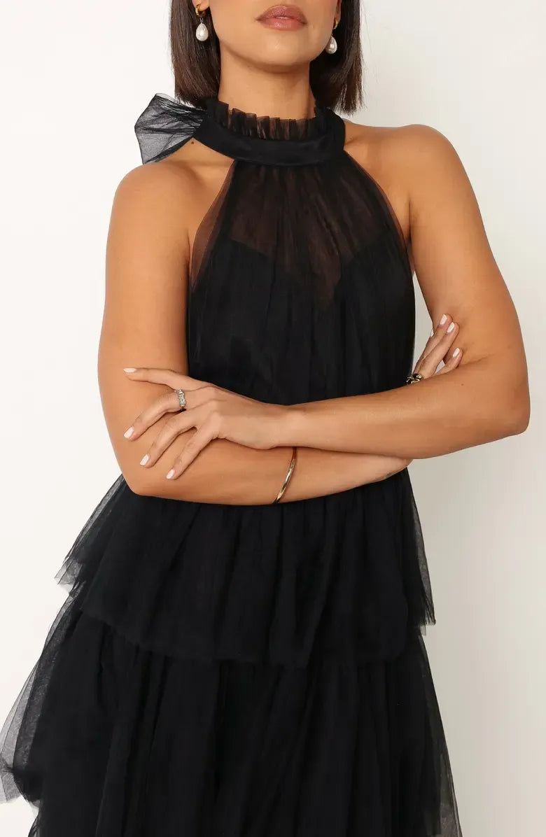 Romantic A-Line Halter Neck Sleeveless Tulle Tiered Back Bow Floor-Length Formal Evening Gown